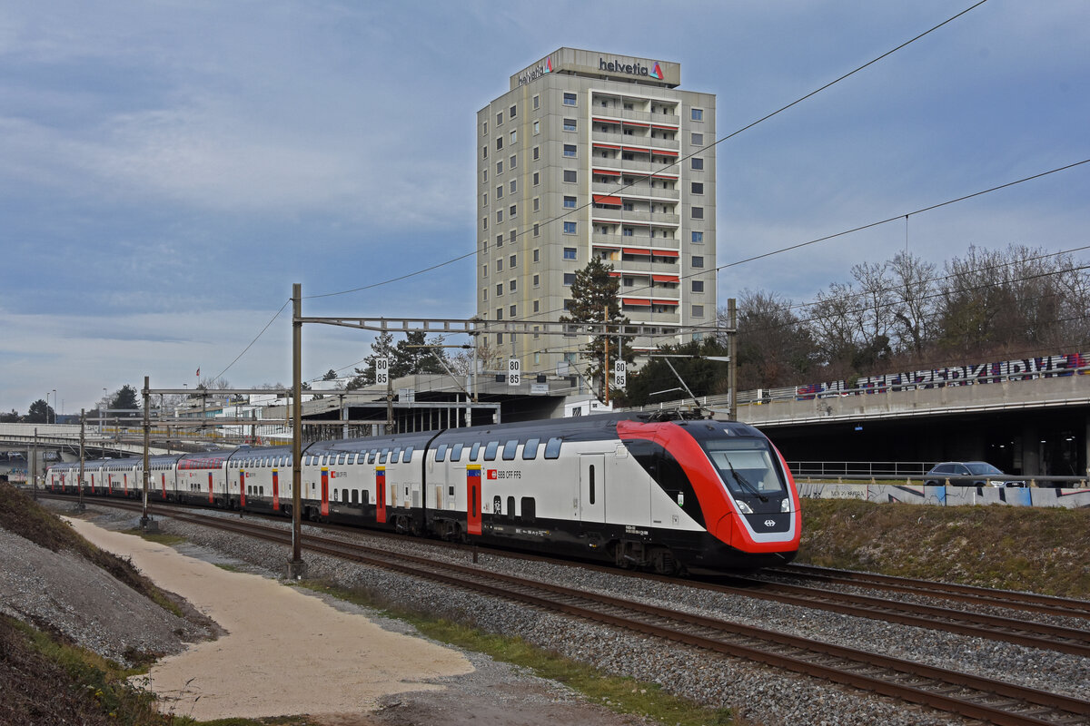 RABDe 502 006-5 Twindexx fährt Richtung Bahnhof Muttenz. Die Aufnahme stammt vom 23.12.2021.