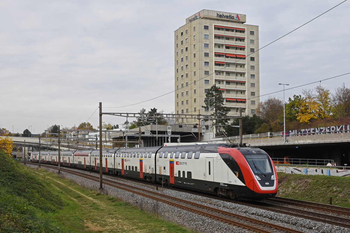 RABDe 502 010-7 Twindexx fährt Richtung Bahnhof Muttenz. Die Aufnahme stammt vom 11.11.2019.