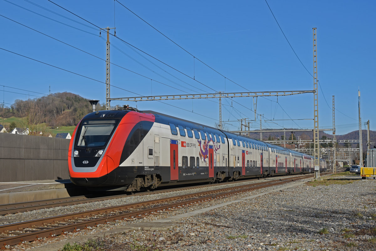 RABDe 502 012-3 Twindexx, durchfährt den Bahnhof Gelterkinden. Die Aufnahme stammt vom 07.02.2020.