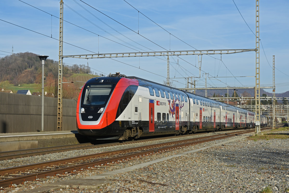 RABDe 502 013-1 Twindexx durchfährt den Bahnhof Gelterkinden. Die Aufnahme stammt vom 08.02.2020.