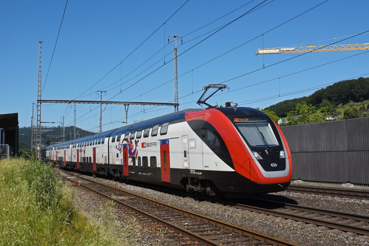 RABDe 502 017-2 Twindexx, durchfährt den Bahnhof Gelterkinden. Die Aufnahme stammt vom 07.07.2020.