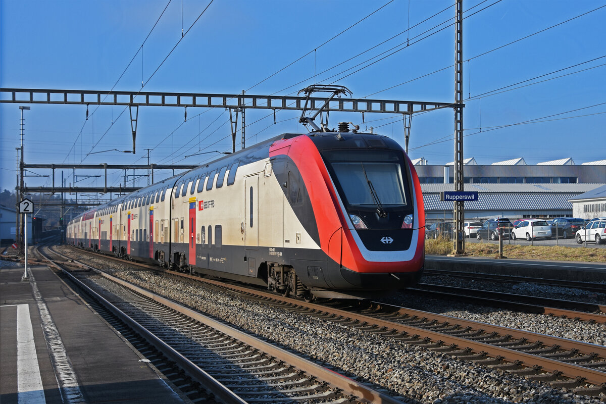 RABDe 502 017-2 Twindexx durchfährt den Bahnhof Rupperswil. Die Aufnahme stammt vom 13.01.2022.