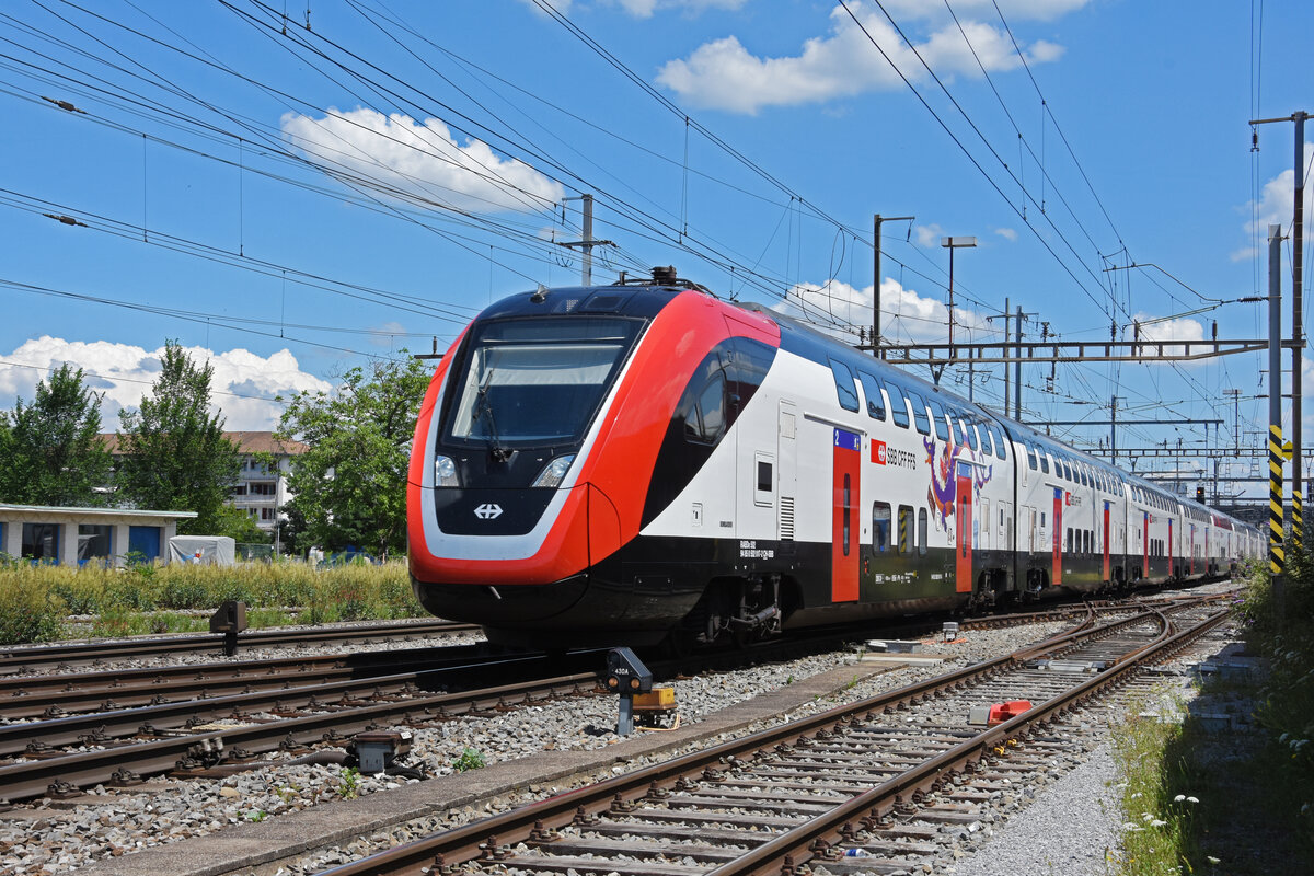 RABDe 502 017-2 Twindexx durchfährt den Bahnhof Pratteln. Die Aufnahme stammt vom 05.07.2022.