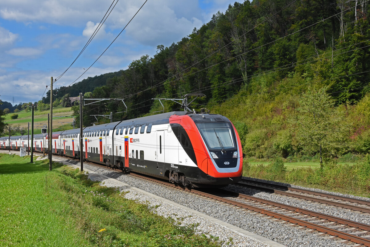 RABDe 502 017-2 Twindexx fährt am 20.09.2022 Richtung Bahnhof Gelterkinden.