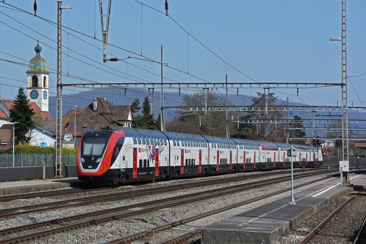 RABDe 502 018-0 Twindexx durchfährt den Bahnhof Rupperswil. Die Aufnahme stammt vom 28.03.2022.