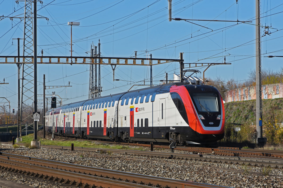 RABDe 502 019-8 Twindexx durchfährt den Bahnhof Pratteln. Die Aufnahme stammt vom 18.11.2020.