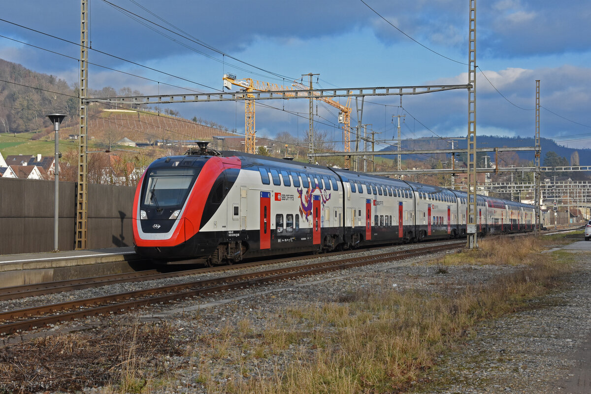 RABDe 502 019-8 Twindexx durchfährt den Bahnhof Gelterkinden. Die Aufnahme stammt vom 11.01.2022.