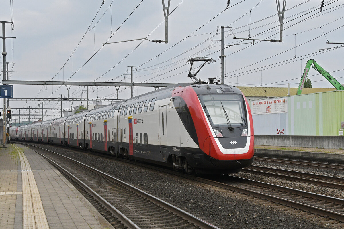 RABDe 502 019-8 Twindexx durchfährt am 09.05.2025 den Bahnhof Rothrist.