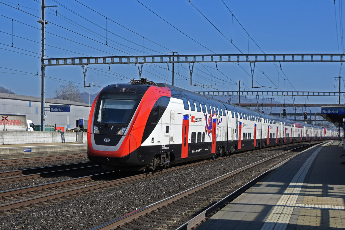 RABDe 502 020-6 Twindexx durchfährt den Bahnhof Rothrist. Die Aufnahme stammt vom 10.03.2022.