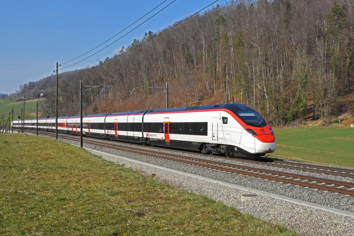 RABe 501 006-7 Giruno fährt Richtung Bahnhof Tecknau. Die Aufnahme stammt vom 08.03.2021.