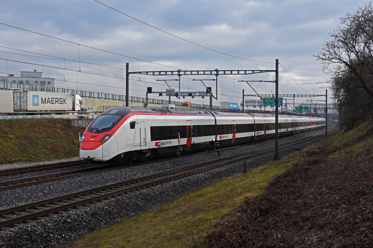 RABe 501 010-9 Giruno fährt Richtung Bahnhof SBB. Die Aufnahme stammt vom 06.01.2022.