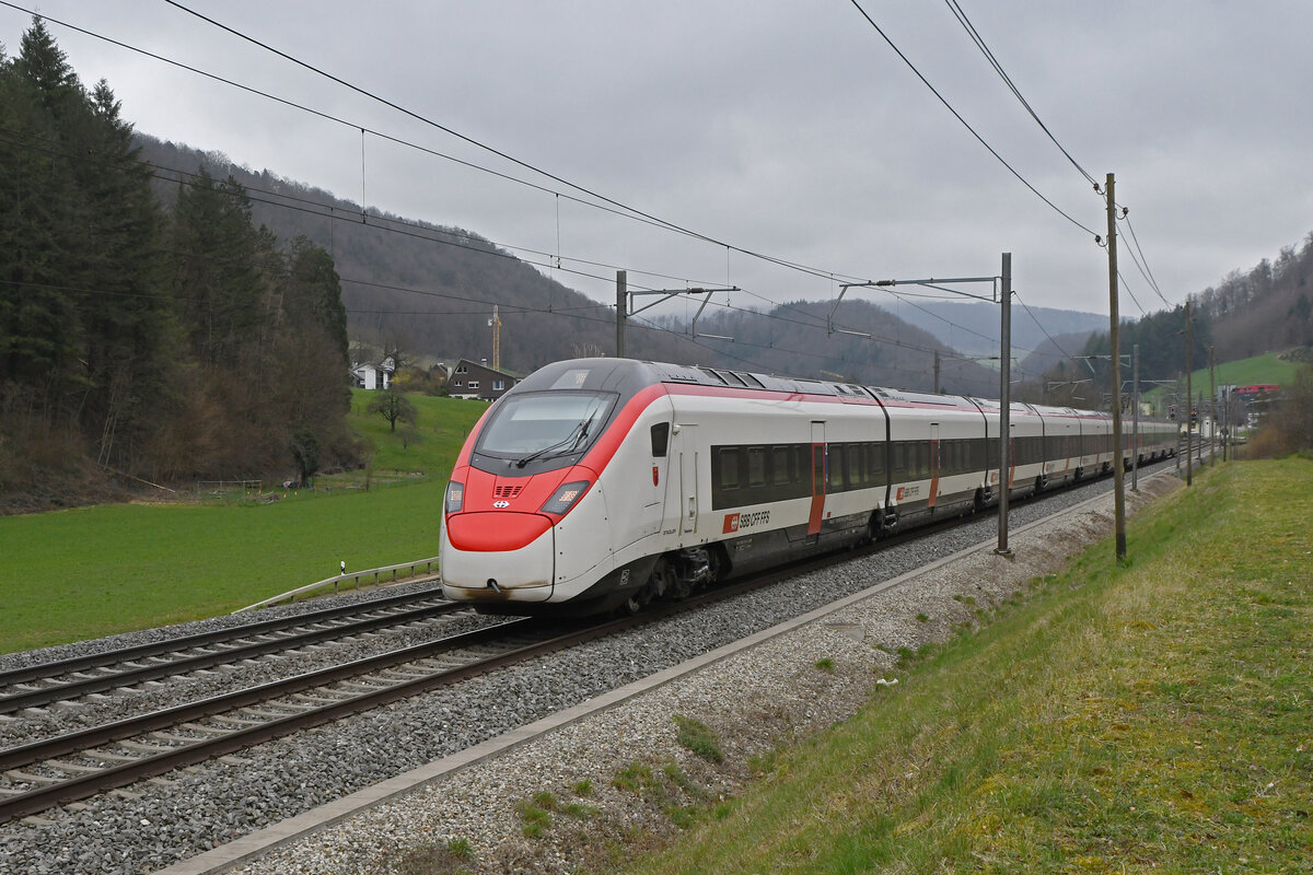 RABe 501 016-6 Giruno fährt am 04.03.2024 Richtung Bahnhof Gelterkinden.