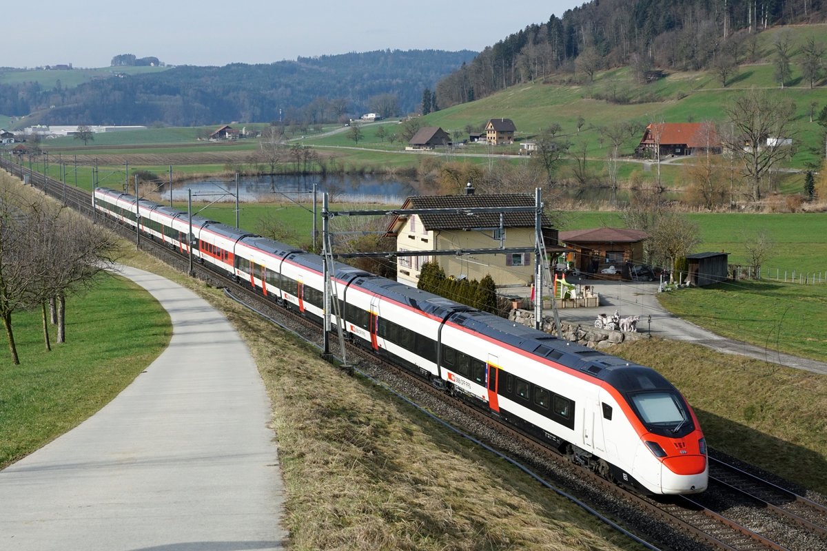 RABe 501 Giruno bei Wauwil am 5. Februar 2021.
Foto: Walter Ruetsch