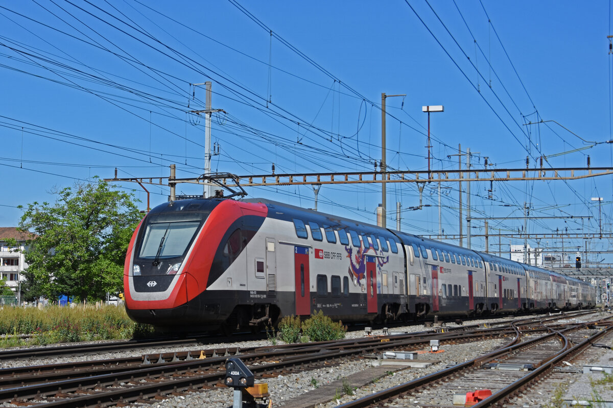 RABe 502 005-7 Twindexx durchfährt den Bahnhof Pratteln. Die Aufnahme stammt vom 11.06.2022.