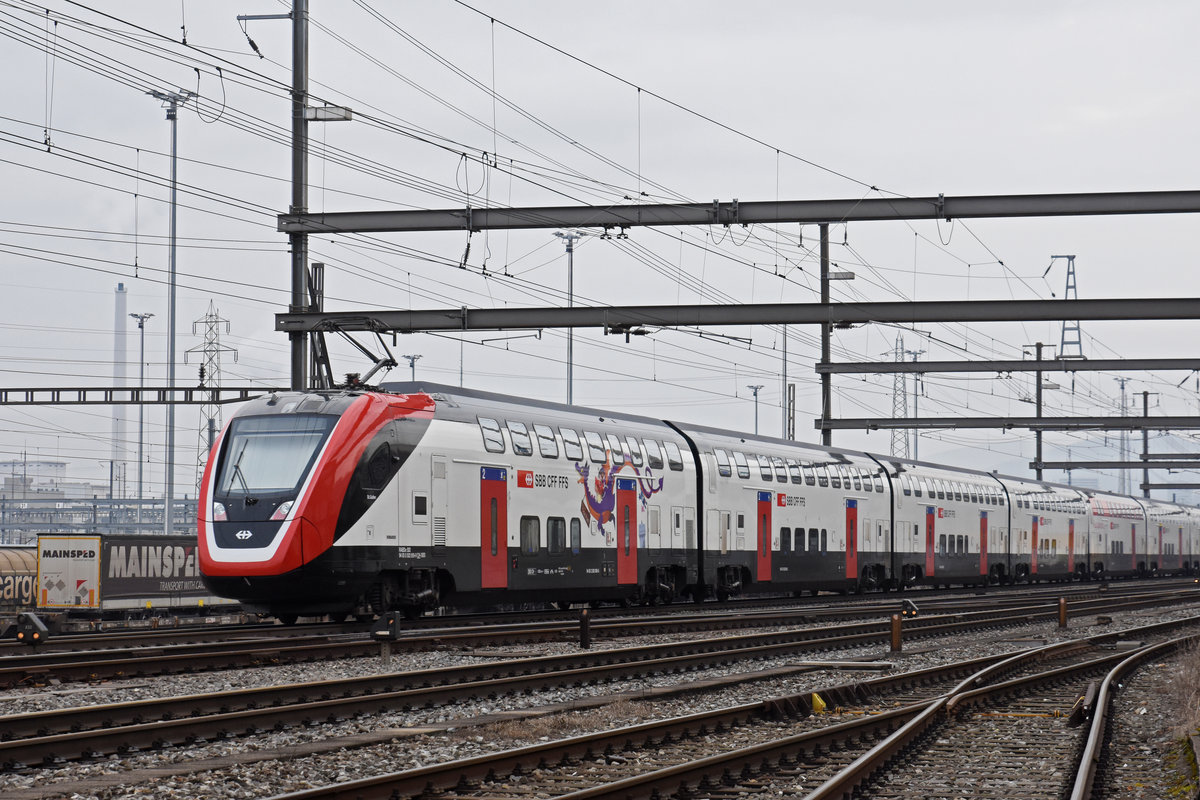 RABe 502 009-9 durchfährt den Bahnhof Muttenz. Die Aufnahme stammt vom 02.03.2019.