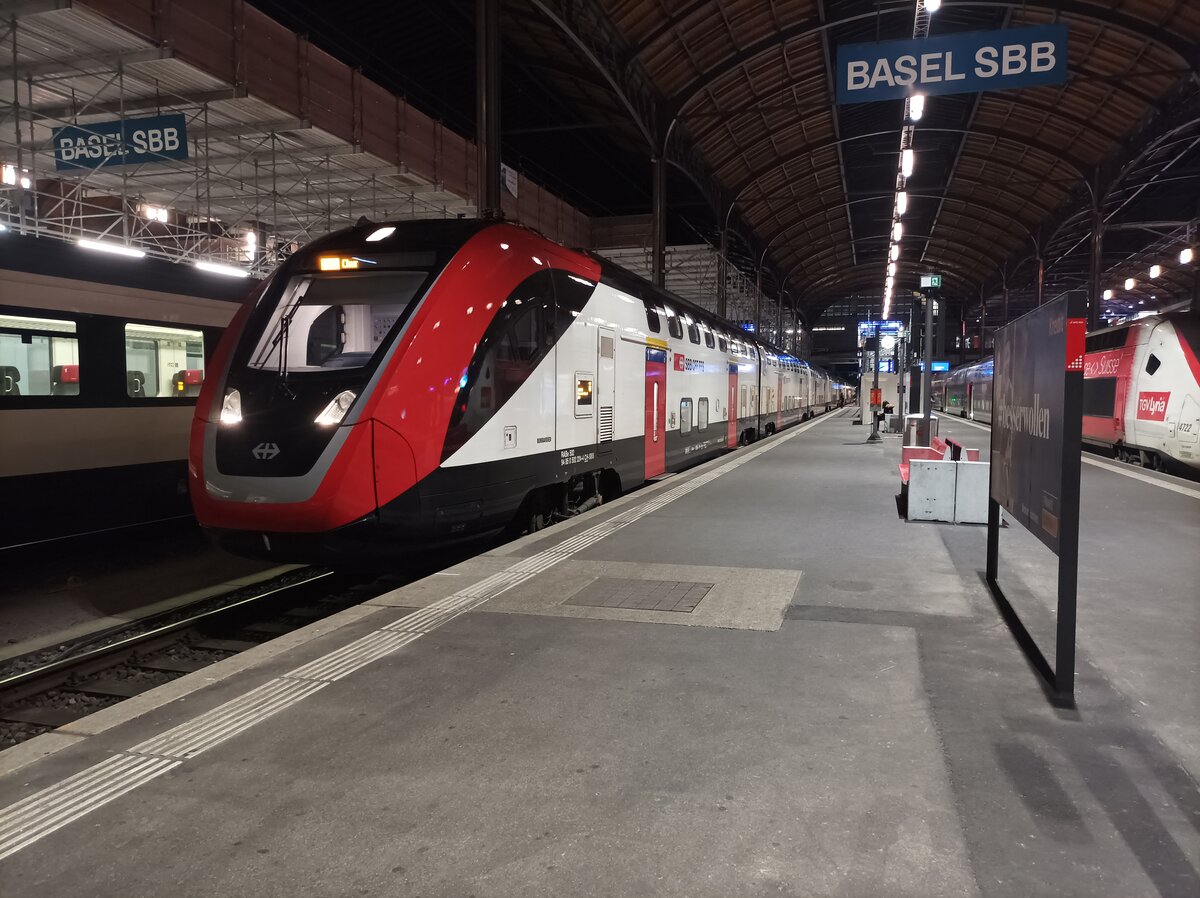 RABe 502 024 als IC 3 nach Chur am 02.02.2022 in Basel SBB 