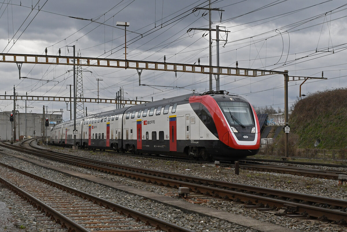 RABe 502 203-8 Twindexx durchfährt am 28.02.2025 den Bahnhof Pratteln.