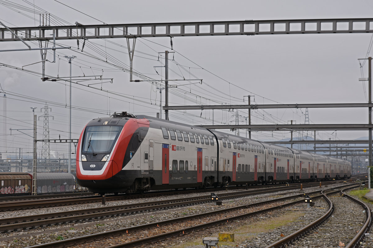 RABe 502 205-3 Twindexx, durchfährt den Bahnhof Muttenz. Die Aufnahme stammt vom 12.01.2020.