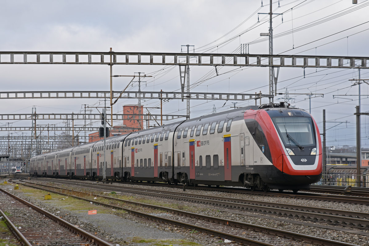 RABe 502 205-3 Twindexx durchfährt den Bahnhof Muttenz. Die Aufnahme stammt vom 12.01.2020.