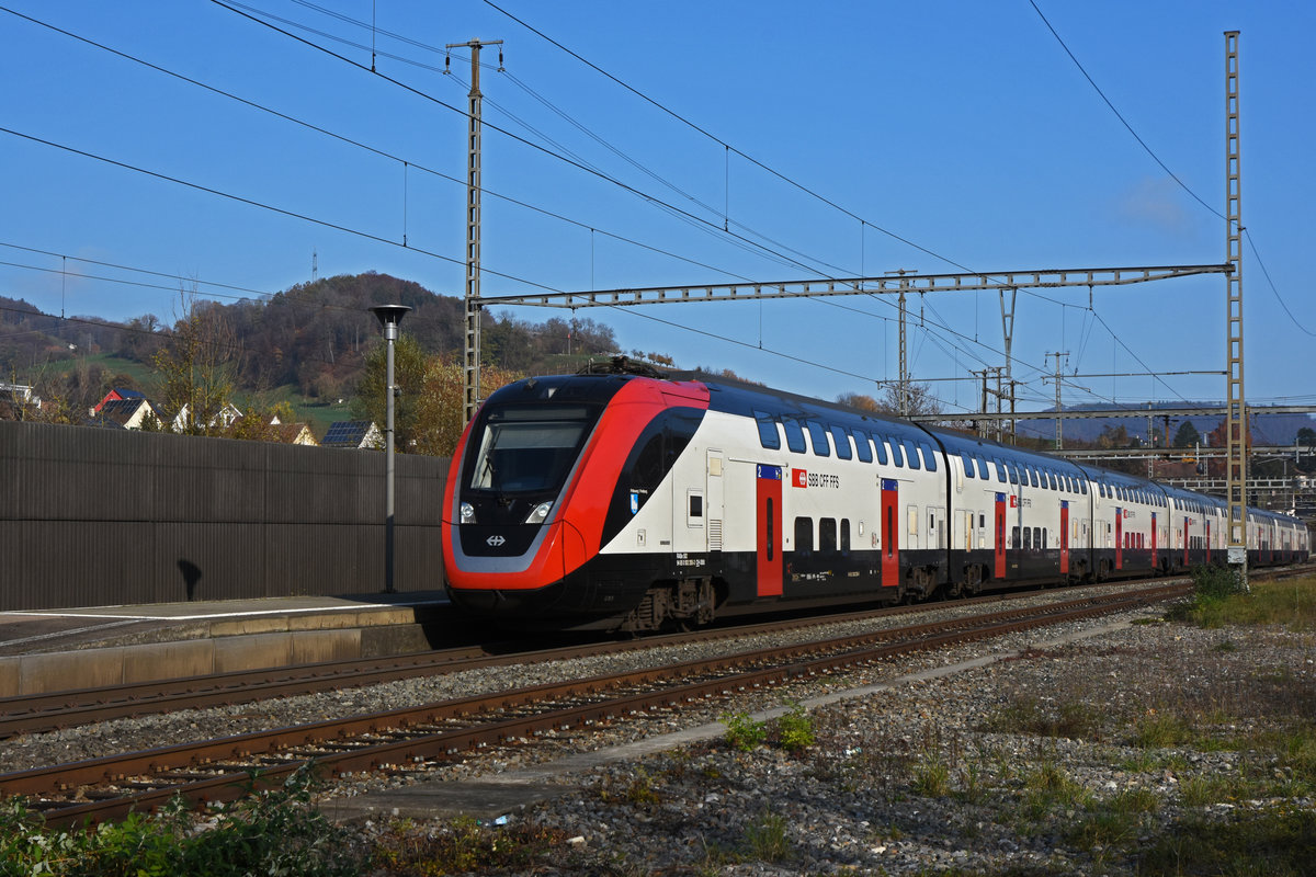 RABe 502 205-3 Twindexx durchfährt den Bahnhof Gelterkinden. Die Aufnahme stammt vom 11.11.2020.