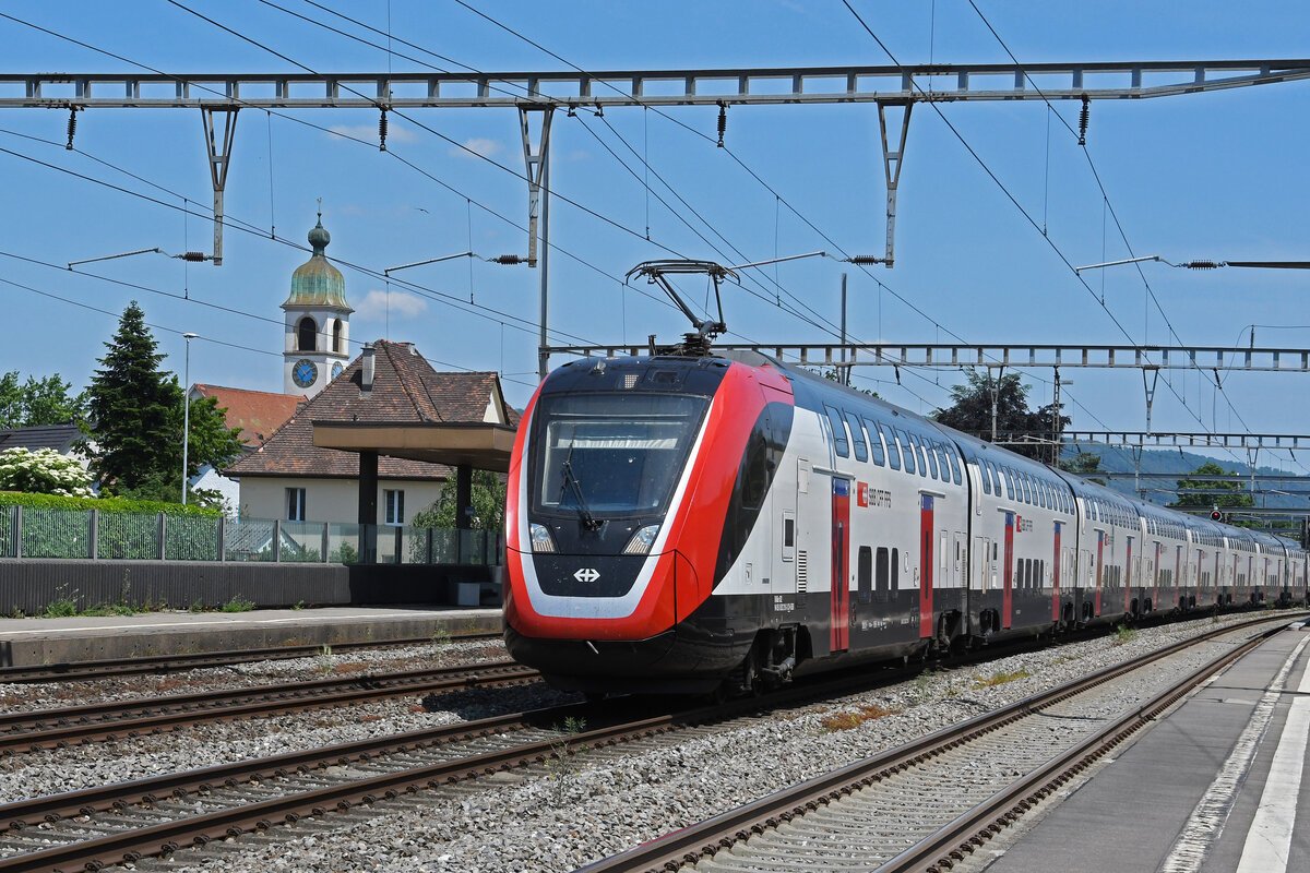 RABe 502 210-3 Twindexx durchfährt am 30.05.2023 den Bahnhof Rupperswil.