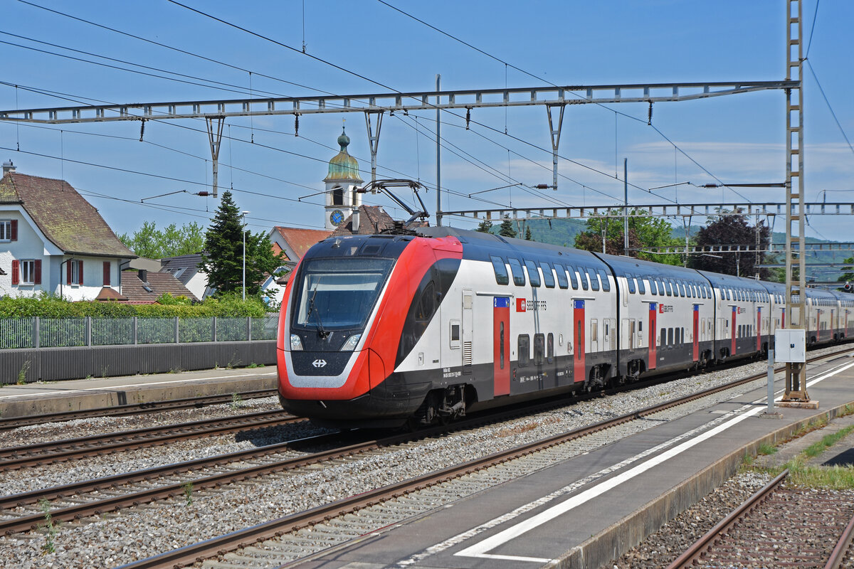 RABe 502 213-7 Twindexx durchfährt den Bahnhof Rupperswil. Die Aufnahme stammt vom 12.05.2022.