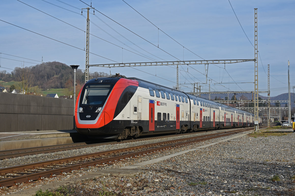 RABe 502 215-2 Twindexx durchfährt den Bahnhof Gelterkinden. Die Aufnahme stammt vom 08.02.2020.