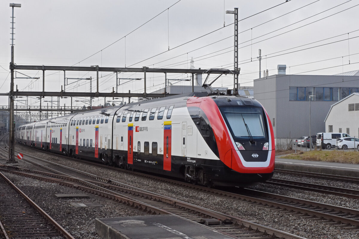 RABe 502 217-8 Twindexx durchfährt den Bahnhof Rupperswil. Die Aufnahme stammt vom 04.02.2022.
