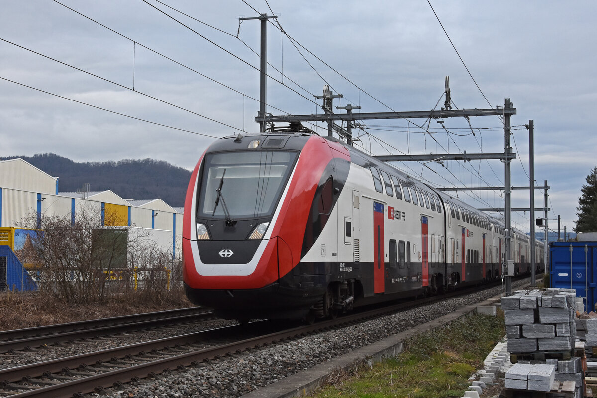 RABe 502 218-6 Twindexx fährt am 16.02.2024 Richtung Bahnhof Lausen.
