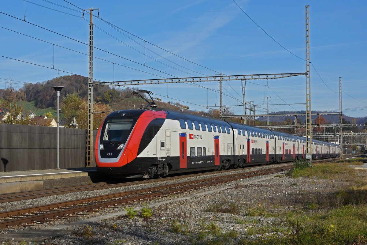 RABe 502 220-2 Twindexx durchfährt den Bahnhof Gelterkinden. Die Aufnahgme stammt vom 13.11.2020.