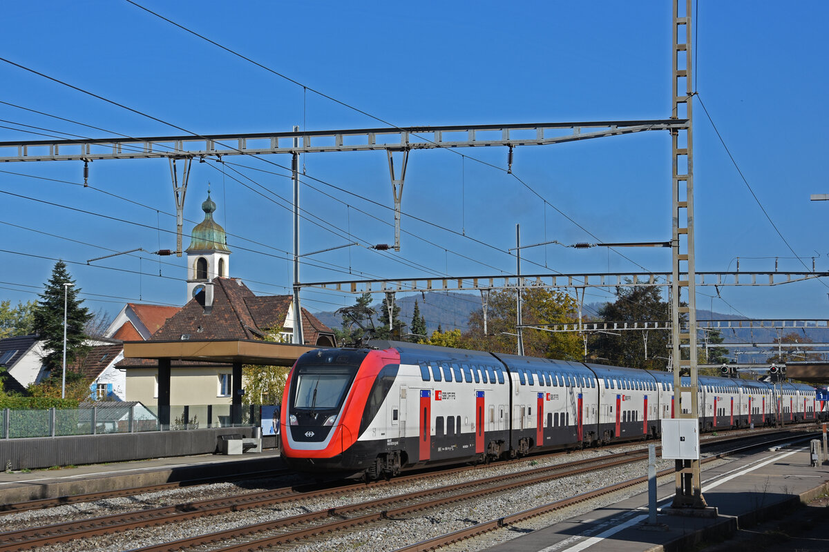 RABe 502 222-8 Twindexx durchfährt am 27.10.2022 den Bahnhof Rupperswil.