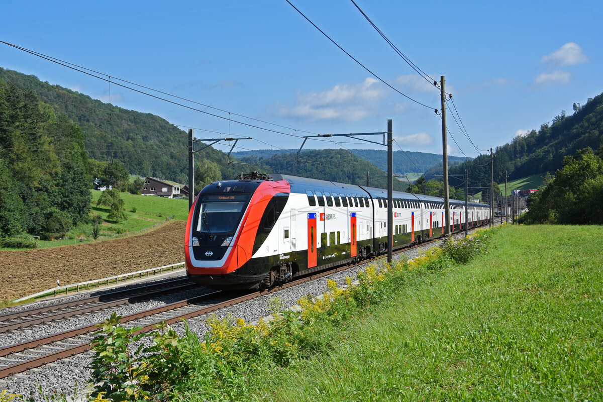 RABe 502 222-8 Twindexx fährt Richtung Bahnhof Gelterkinden. Die Aufnahme stammt vom 25.08.2021.