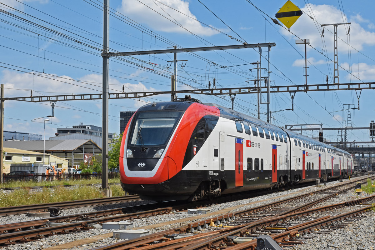 RABe 502 402-6 Twindexx durchfährt den Bahnhof Pratteln. Die Aufnahme stammt vom 18.07.2020.