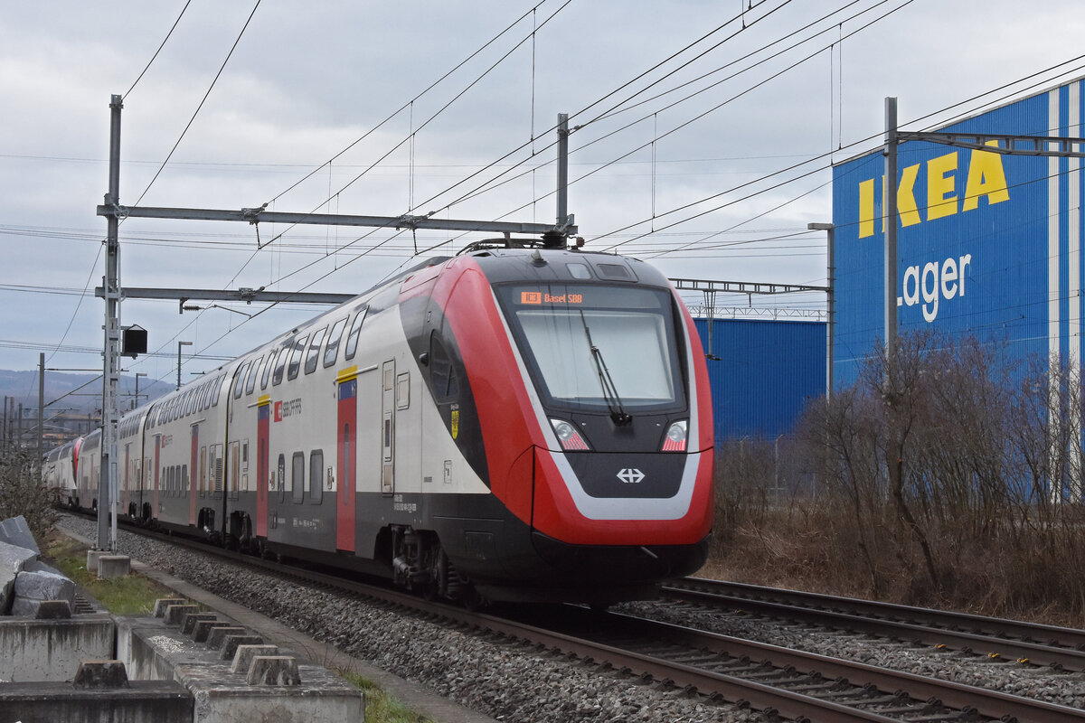 RABe 502 404-2 fährt am 16.02.2024 Richtung Bahnhof Lausen..