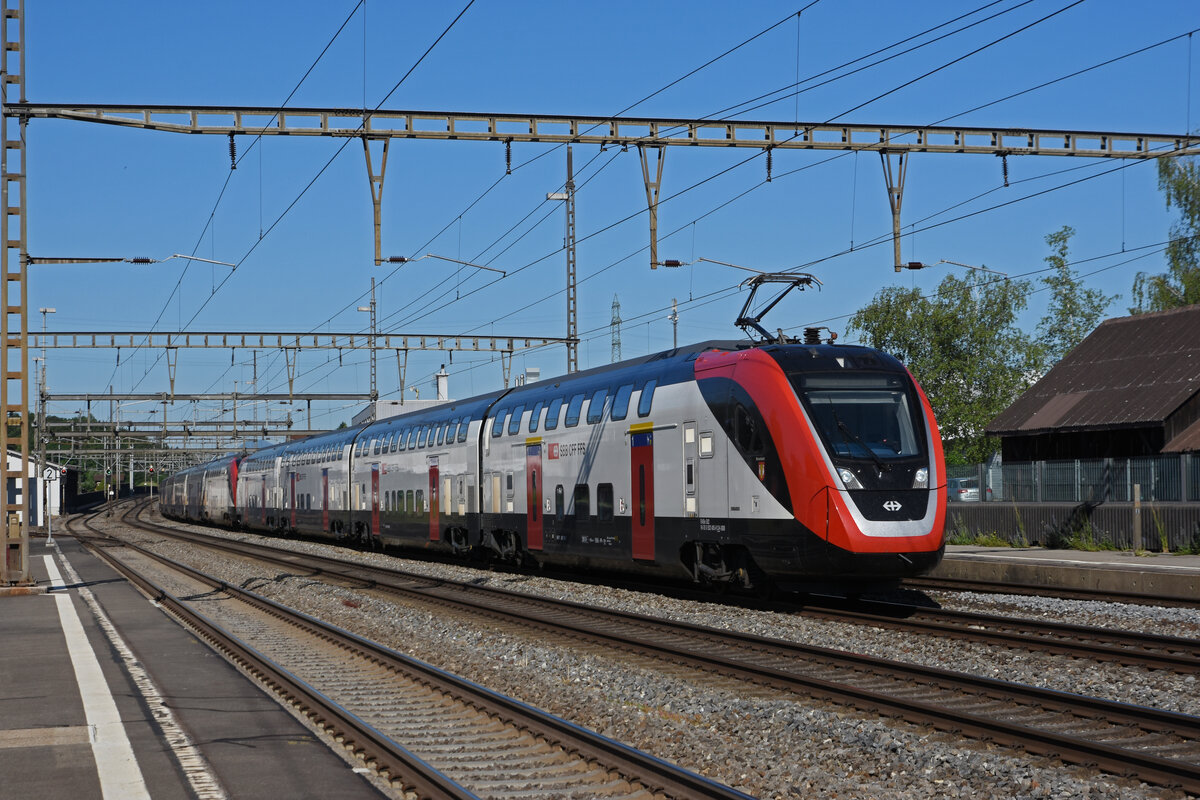 RABe 502 405-9 Twindexx durchfährt den Bahnhof Rupperswil. Die Aufnahme stammt vom 15.06.2021.