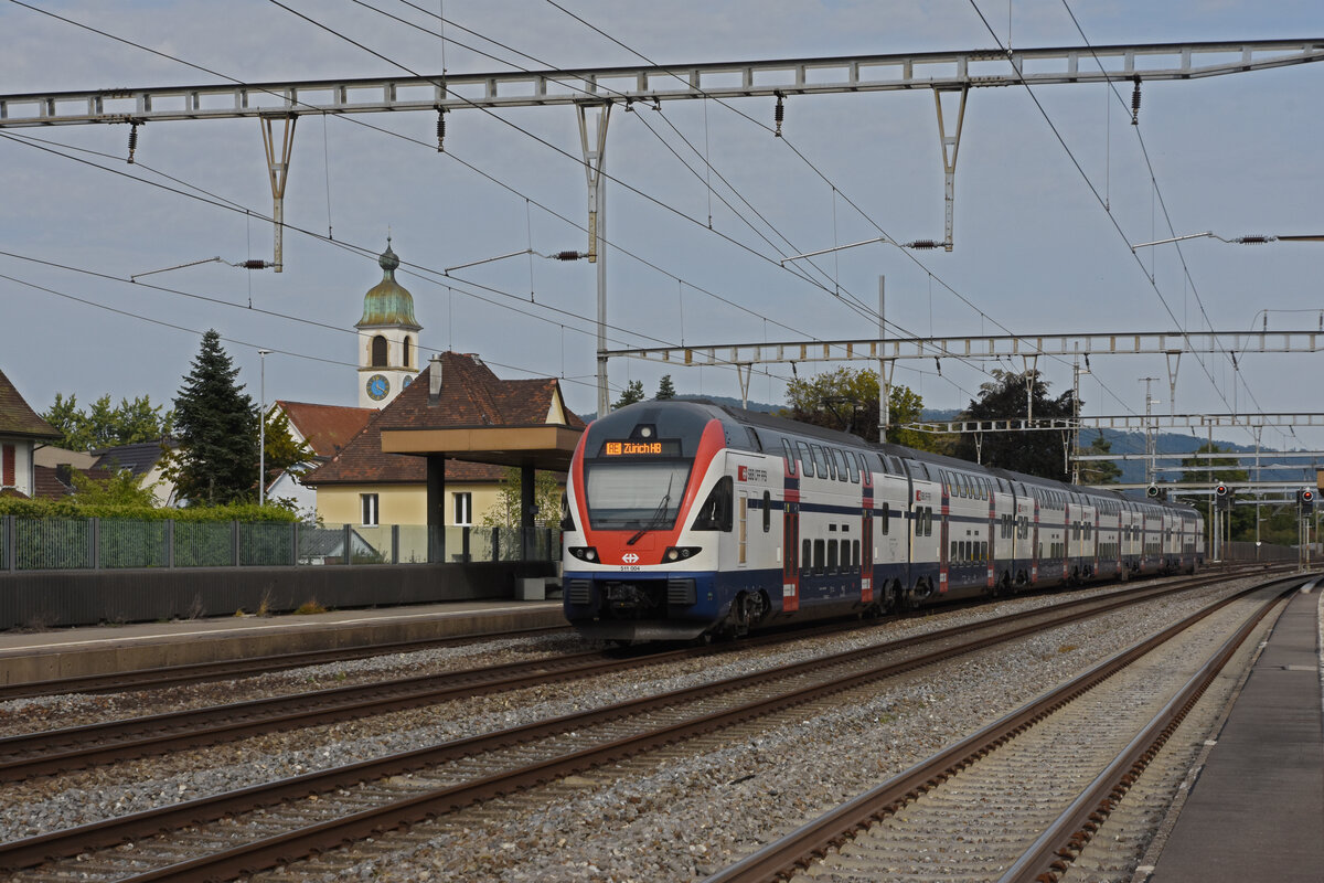 RABe 511 004 KISS durchfährt den Bahnhof Rupperswil. Die Aufnahme stammt vom 25.09.2021.