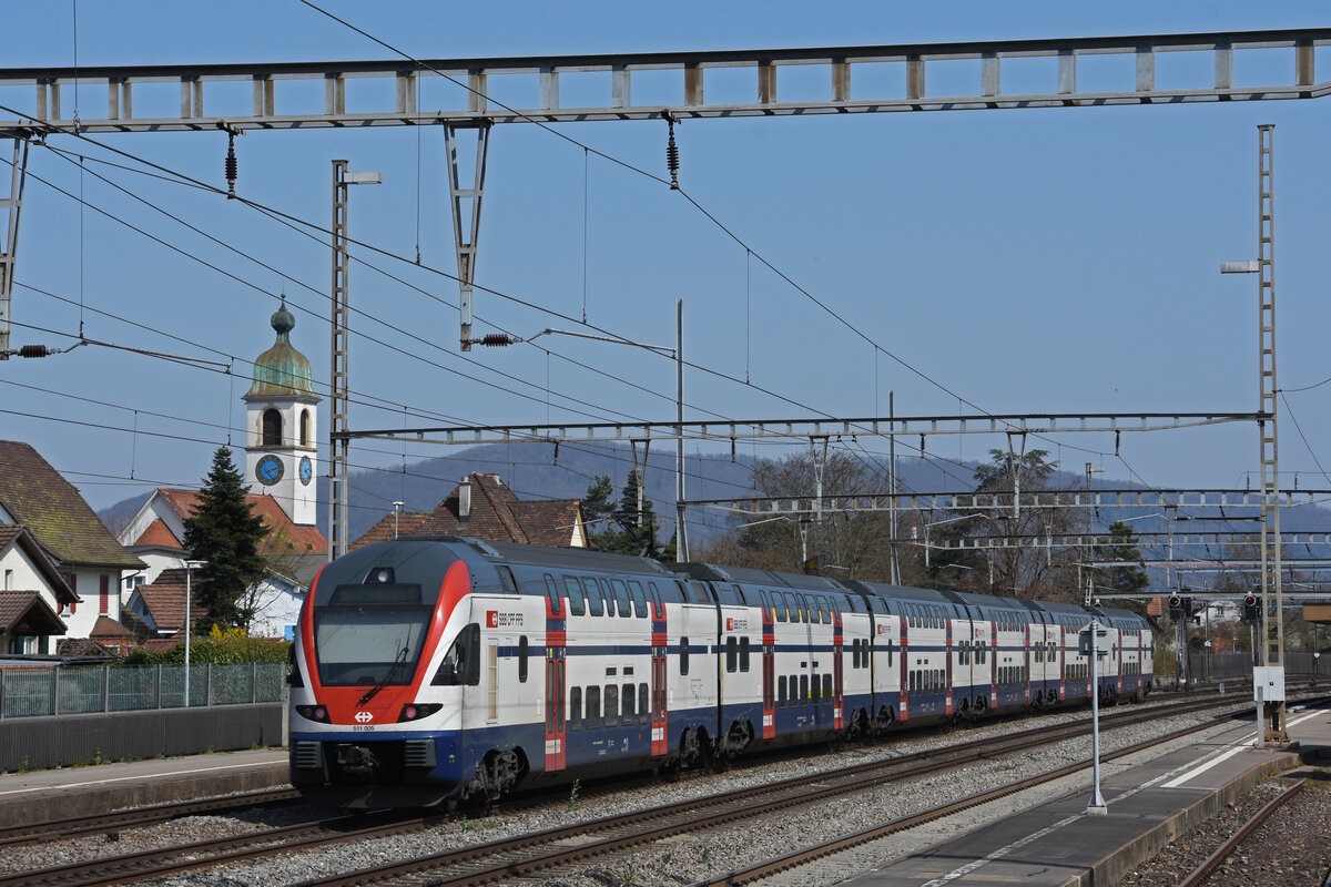 RABe 511 005 KISS durchfährt den Bahnhof Rupperswil. Die Aufnahme stammt vom 28.03.2022.