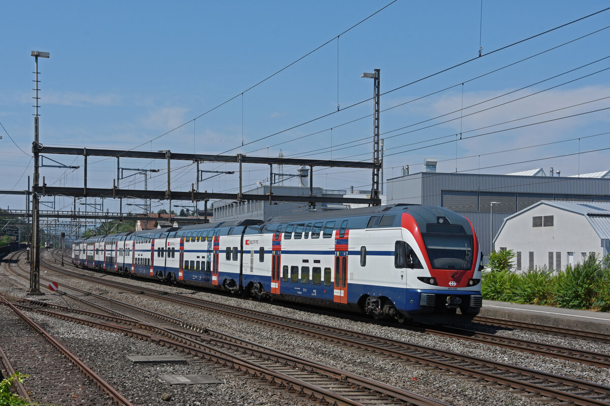 RABe 511 010 KISS durchfährt den Bahnhof Rupperswil. Die Aufnahmestammt vom 25.07.2022.