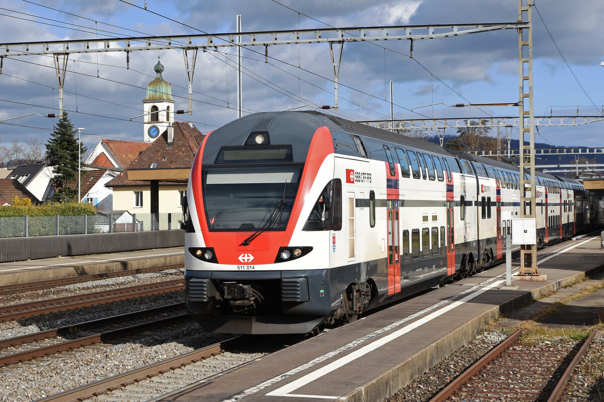 RABe 511 014 KISS durchfährt den Bahnhof Rupperswil. Die Aufnahme stammt vom 07.02.2022.