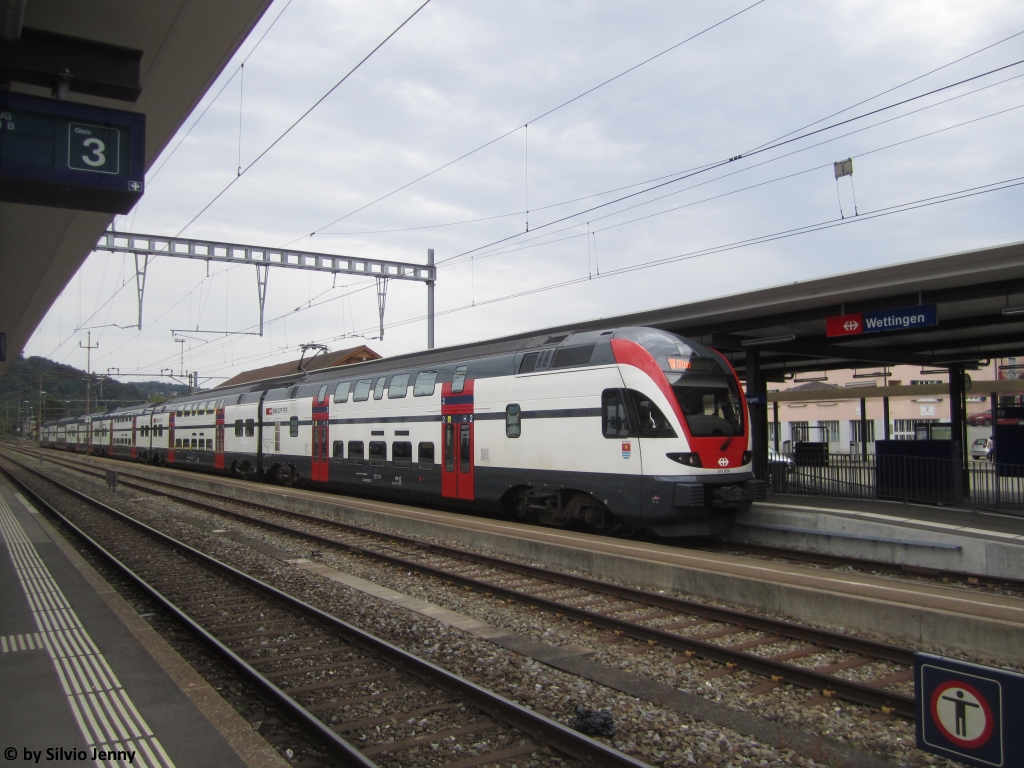 RABe 511 014 ''Wettingen'' am 22.7.2016 in seinem namensgebenden Bahnhof.