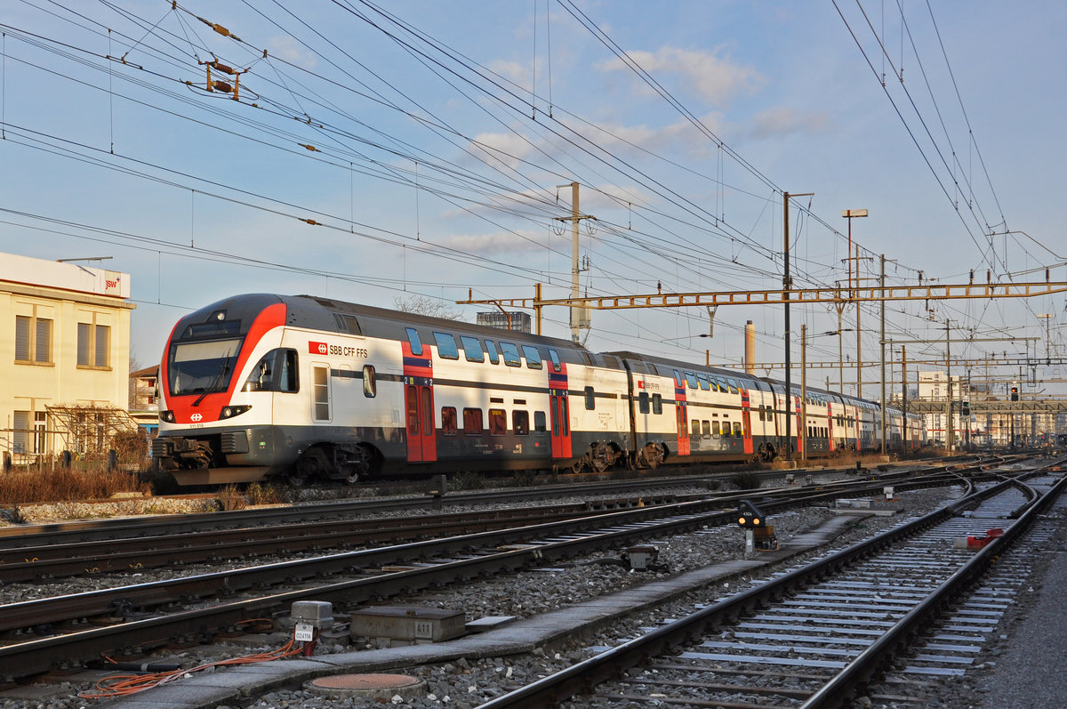 RABe 511 016 durchfährt den Bahnhof Pratteln. Die Aufnahme stammt vom 09.01.2021.