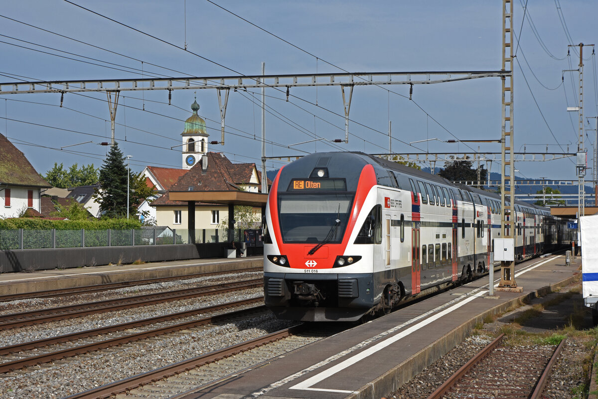 RABe 511 016 KISS durchfährt den Bahnhof Rupperswil. Die Aufnahme stammt vom 25.09.2021.