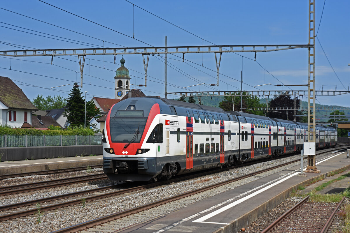 RABe 511 022 KISS durchfährt den Bahnhof Rupperswil. Die Aufnahme stammt vom 12.05.2022.