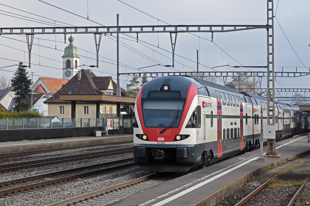 RABe 511 023 KISS durchfährt den Bahnhof Rupperswil. Die Aufnahme stammt vom 04.02.2022.