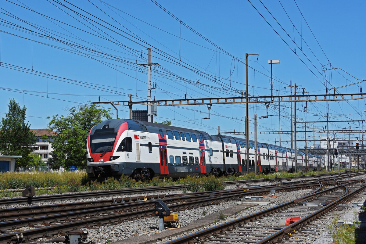 RABe 511 023 KISS durchfährt den Bahnhof Pratteln. Die Aufnahme stammt vom 11.06.2022.