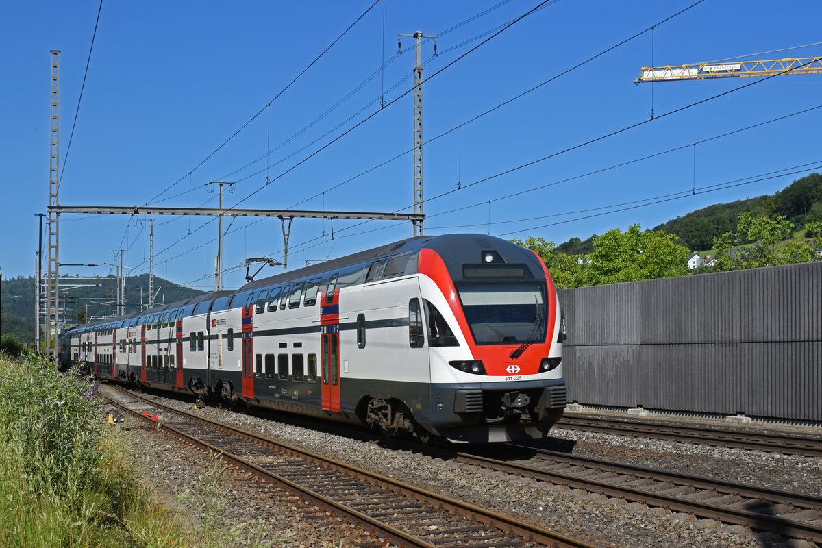 RABe 511 025 durchfährt den Bahnhof Gelterkinden. Die Aufnahme stammt vom 07.07.2020.