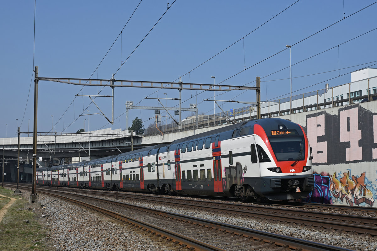 RABe 511 025 fährt Richtung Bahnhof Muttenz. Die Aufnahme stammt vom 24.03.2019.