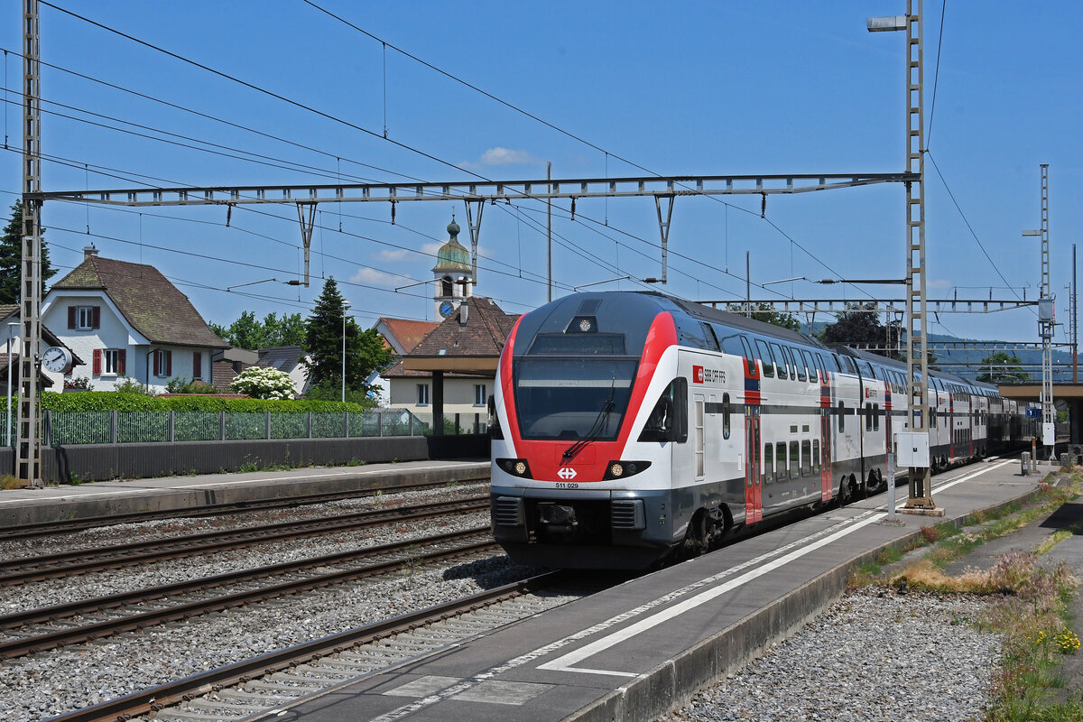 RABe 511 029 KISS durchfährt am 30.05.2023 den Bahnhof Rupperswil.