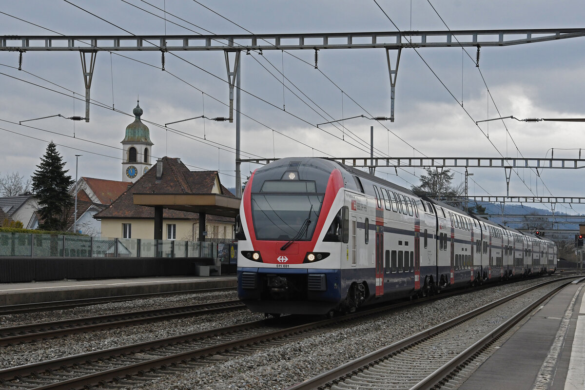 RABe 511 031 KISS durchfährt am 27.02.2023 solo den Bahnhof Rupperswil.