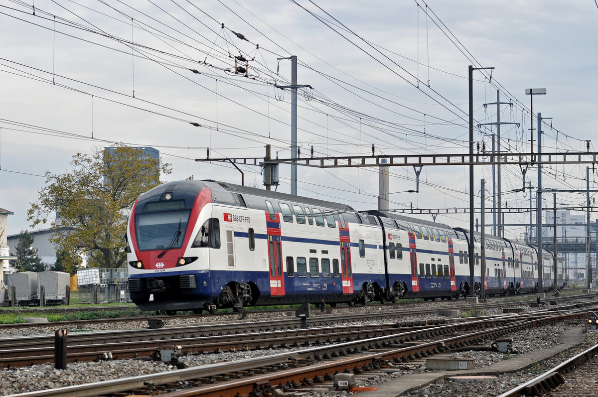 RABe 511 034 durchfährt den Bahnhof Pratteln. Die Aufnahme stammt vom 04.11.2017.